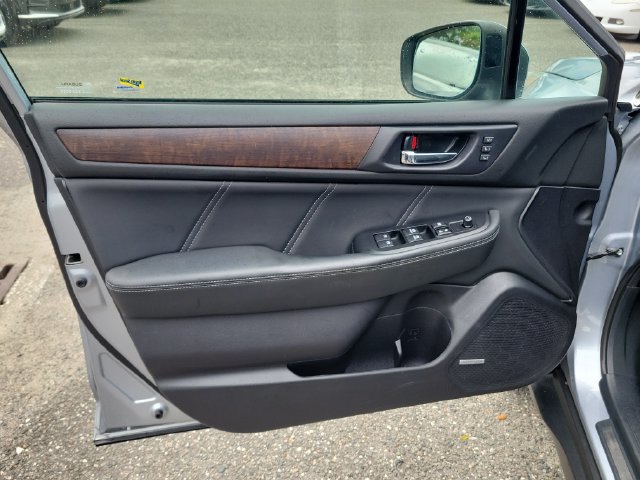 Used 2019 Subaru Outback 2.5i Limited AWD/4WD image 25