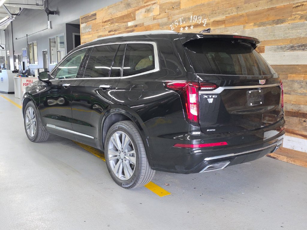 Used 2024 Cadillac XT6 Premium Luxury w/ Technology Package AWD/4WD image 4