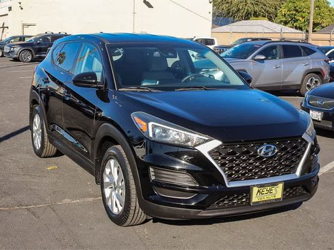 Used 2019 Hyundai Tucson SE image 2
