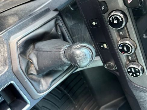 Used 2017 Toyota Tacoma TRD Off-Road AWD/4WD image 15