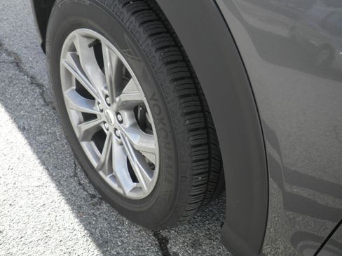 Certified 2022 Ford Explorer XLT w/ Equipment Group 202A image 12