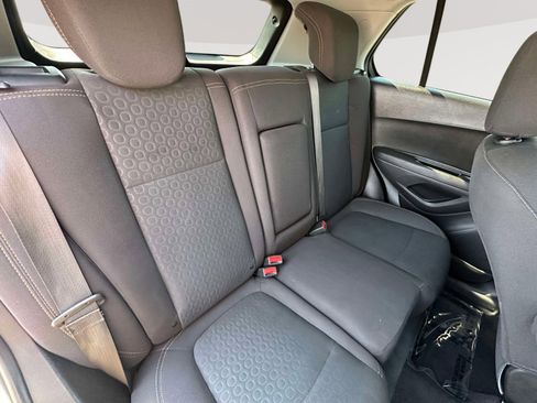Used 2019 Chevrolet Trax LS FWD image 28