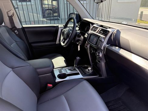 Used 2019 Toyota 4Runner SR5 image 10