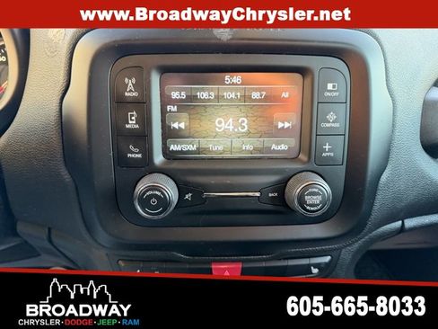 Used 2016 Jeep Renegade Latitude w/ Cold Weather Group image 20