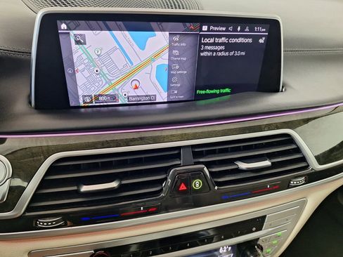 Used 2022 BMW 740i w/ Premium Package RWD image 21