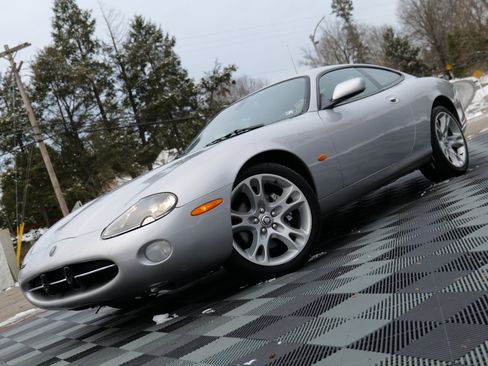 Used 2004 Jaguar XK8 Coupe image 90