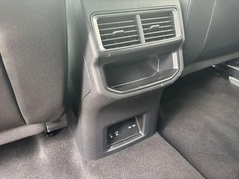Used 2025 Volkswagen Atlas Cross Sport SE FWD image 23