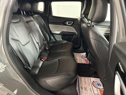 Used 2023 Jeep Compass Limited image 30