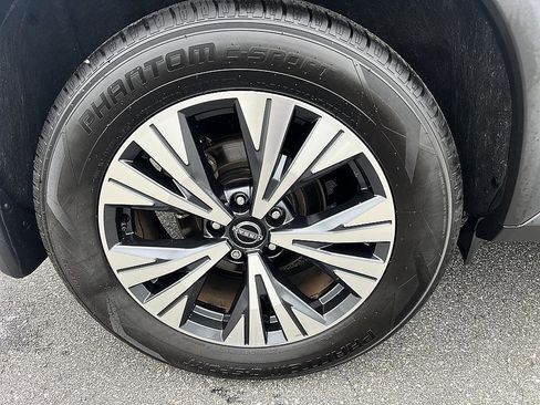 Certified 2023 Nissan Rogue SV w/ SV Premium B Package FWD image 11