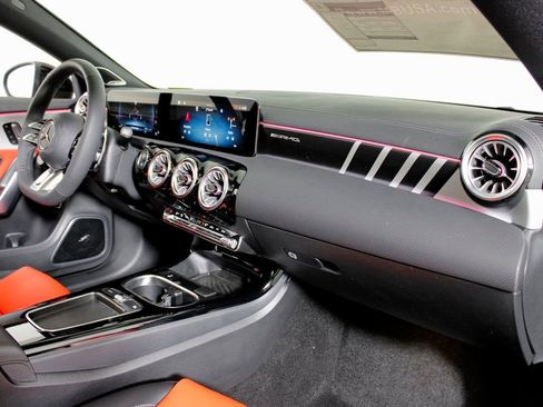 Used 2026 Mercedes-Benz CLA 35 AMG 4MATIC image 30