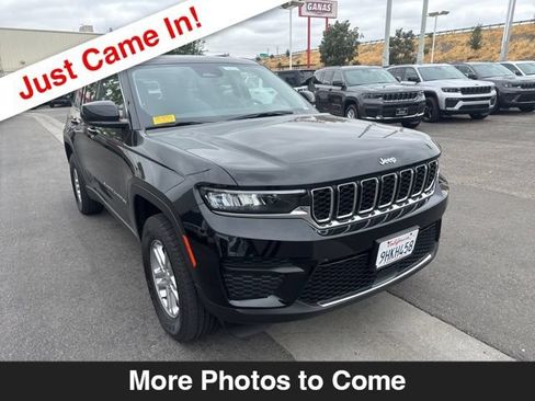 Used 2023 Jeep Grand Cherokee Laredo w/ Trailer Tow Package RWD image 8