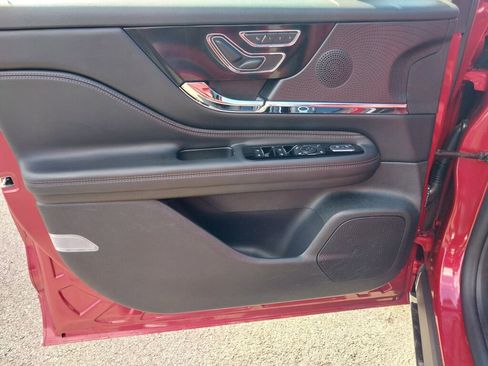 Used 2025 Lincoln Corsair Grand Touring w/ Equipment Group 301A image 6