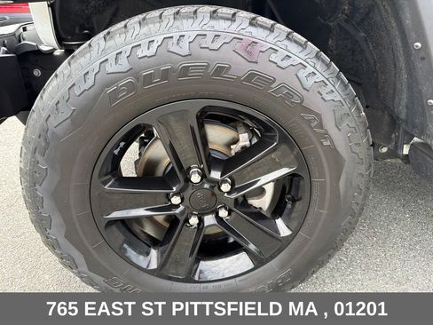 Used 2022 Jeep Wrangler Unlimited Sahara AWD/4WD image 29