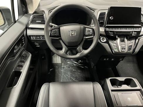 New 2026 Honda Odyssey Touring image 25