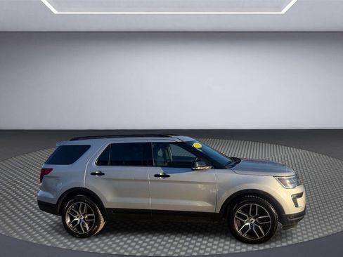 Used 2018 Ford Explorer Sport w/ Equipment Group 401A image 8