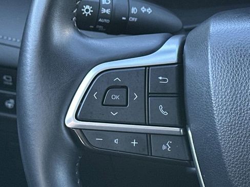 Used 2024 Toyota Highlander Limited image 11