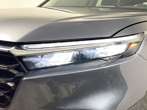 Used 2025 Honda CR-V EX-L image 12