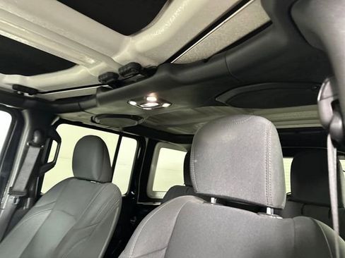 Used 2021 Jeep Wrangler Unlimited Sport image 12