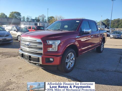 Used 2017 Ford F150 Platinum w/ Equipment Group 701A Luxury image 2
