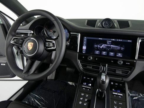 New 2026 Porsche Macan S AWD/4WD image 29