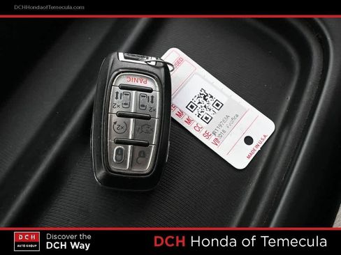 Used 2018 Chrysler Pacifica Touring-L image 14