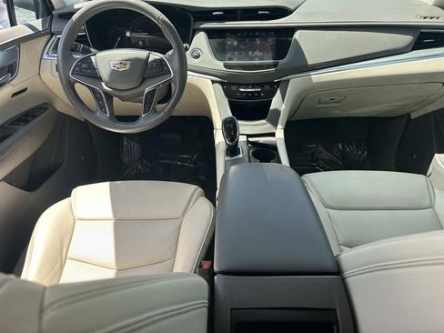 Certified 2025 Cadillac XT5 Luxury FWD image 18
