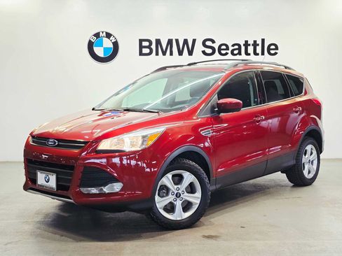 Used 2016 Ford Escape SE w/ Leather Comfort Package AWD/4WD image 1