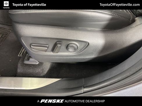 Used 2023 Toyota Highlander XSE image 26
