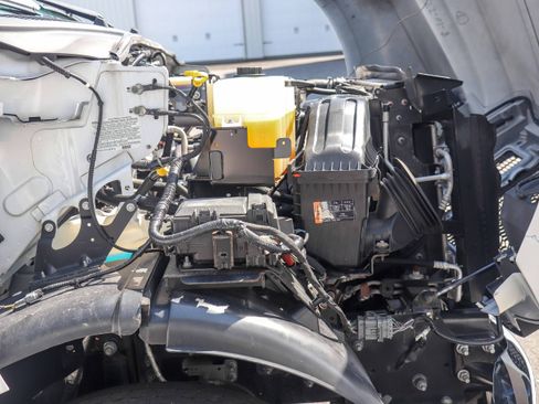 Used 2023 Ford F650 2WD Regular Cab Super Duty image 17