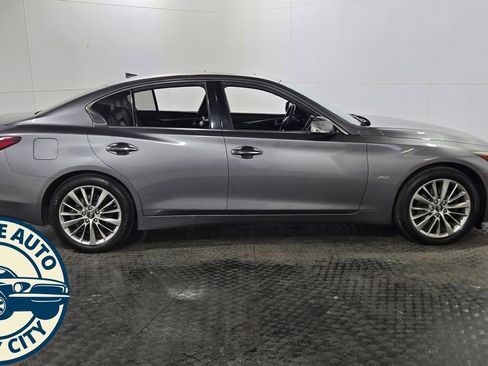 Used 2018 INFINITI Q50 Luxe w/ Essential Package (2.0T Luxe) image 8