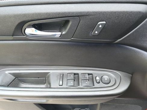 Used 2017 Chevrolet Traverse LT image 24