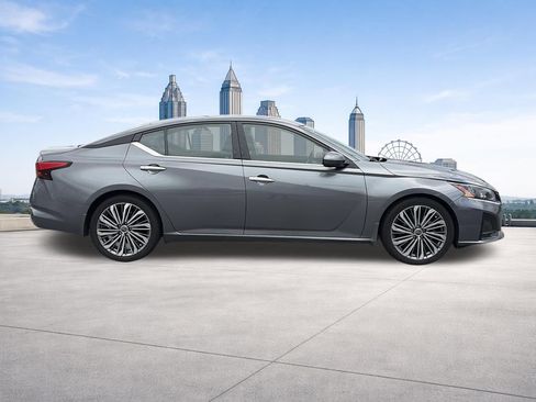 Used 2023 Nissan Altima 2.5 SL FWD image 25