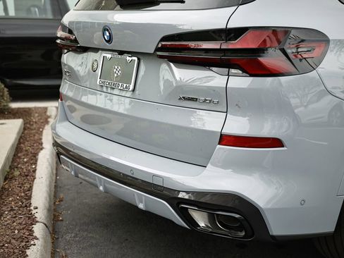 New 2026 BMW X5 xDrive50e w/ Executive Package image 9