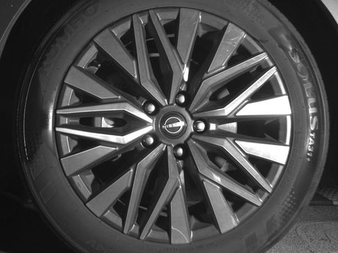 Used 2025 Nissan Altima 2.5 SV image 12