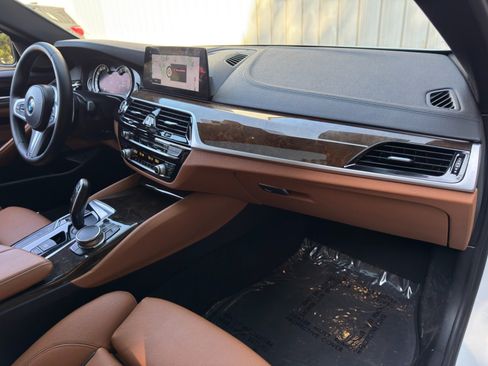 Used 2017 BMW 540i RWD image 14