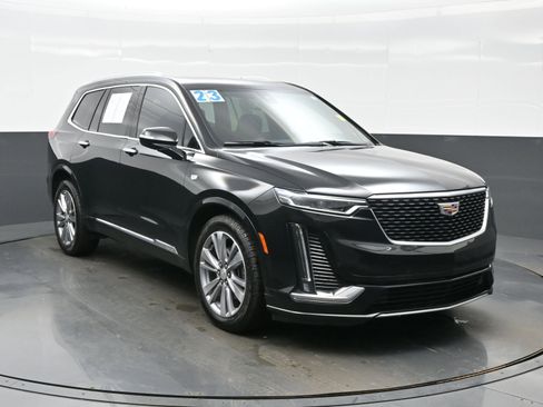 Used 2023 Cadillac XT6 Premium Luxury FWD image 11