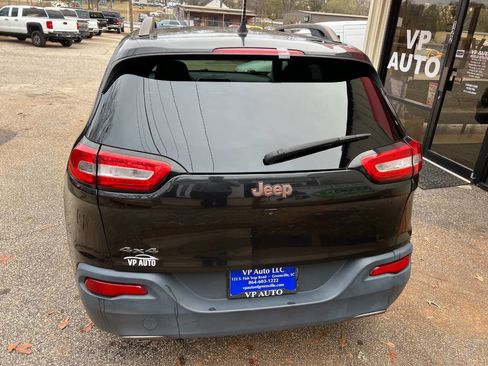 Used 2016 Jeep Cherokee 75th Anniversary image 5
