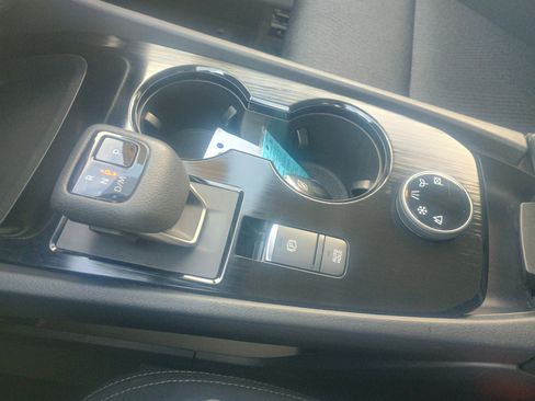 Used 2024 Nissan Rogue SV image 25