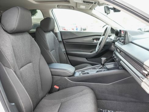Certified 2025 Honda Accord SE image 17