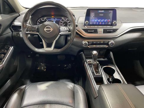 Used 2023 Nissan Altima 2.5 SR FWD image 10