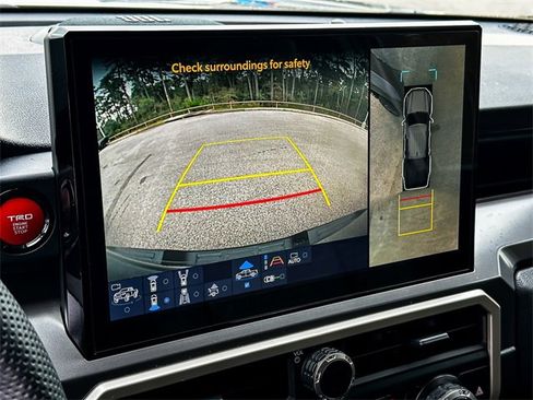 Certified 2025 Toyota Tacoma TRD Off-Road image 20