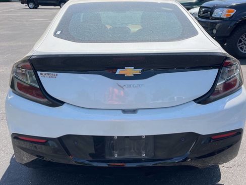 Used 2017 Chevrolet Volt Premier FWD image 4