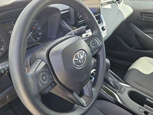 Used 2025 Toyota Corolla LE image 18