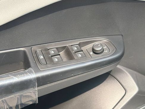 New 2026 Volkswagen Taos SEL AWD/4WD image 27