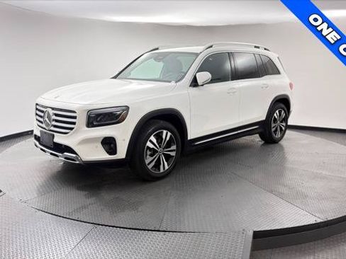 Used 2024 Mercedes-Benz GLB 250 image 2