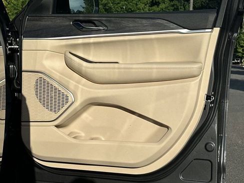 New 2025 Jeep Grand Cherokee Limited w/ Black Appearance Package image 14