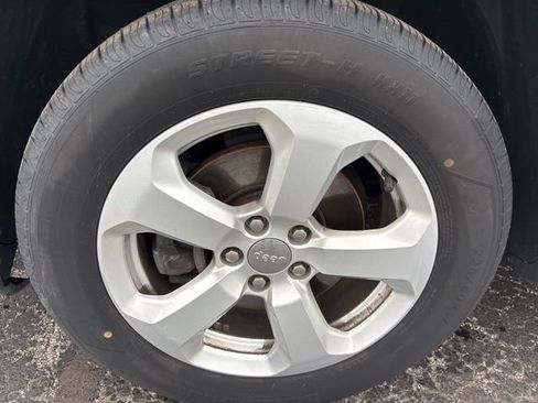 Used 2018 Jeep Compass Latitude w/ Popular Equipment Group image 17