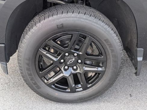 Used 2024 Chevrolet Silverado 1500 Custom w/ LPO, Dark Essentials Package AWD/4WD image 13