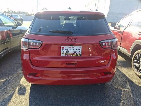 Used 2022 Jeep Compass Limited image 8