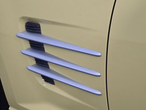 Used 2005 Chrysler Crossfire Limited RWD image 40